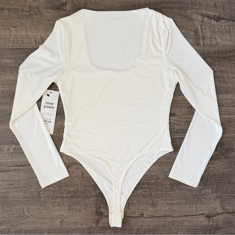 Love Poem White Long Sleeve Scoop Neck Bodysuit Size L NWT Thong Snap Closure - Picture 2 of 11